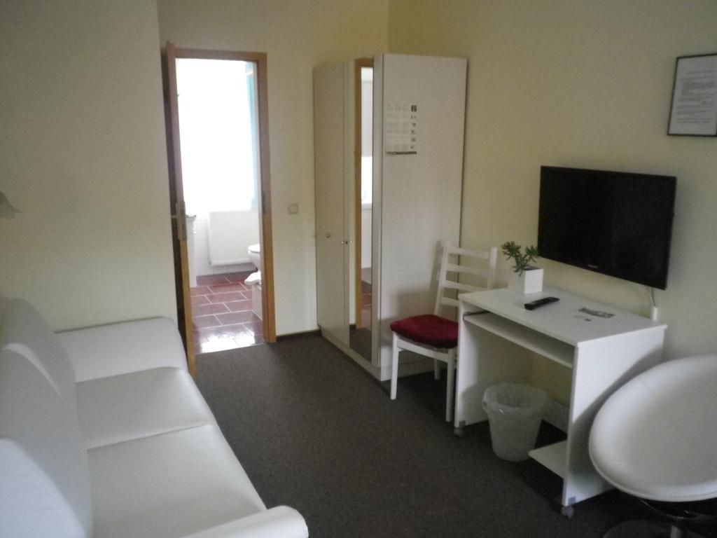 Hotel An Der Kapelle Meiningen Quarto foto